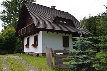 Egy kunyhó a Sacha kút közelében Horní Bečva-ban