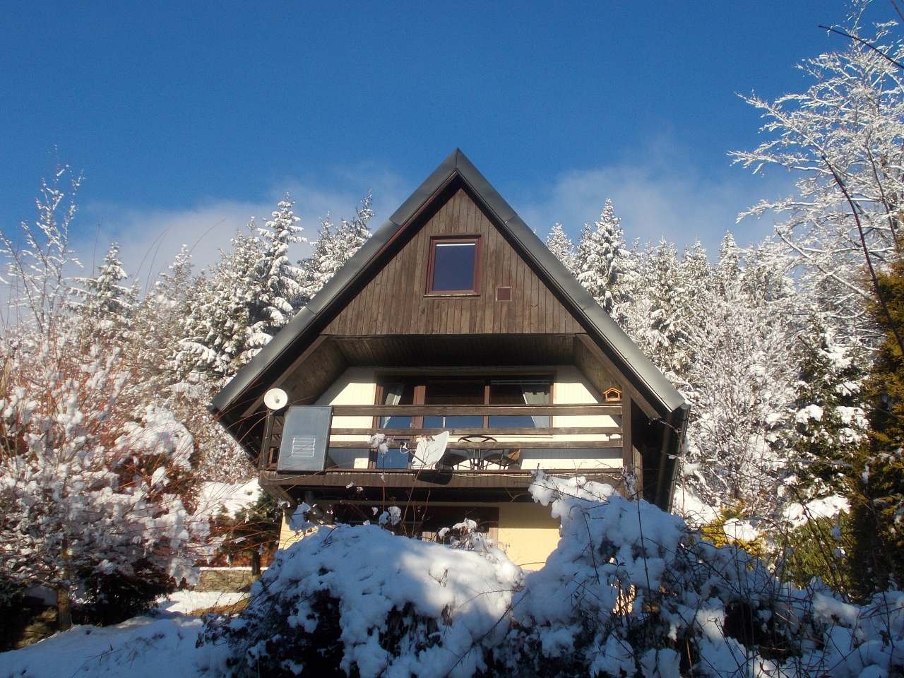 Hütte im Winter