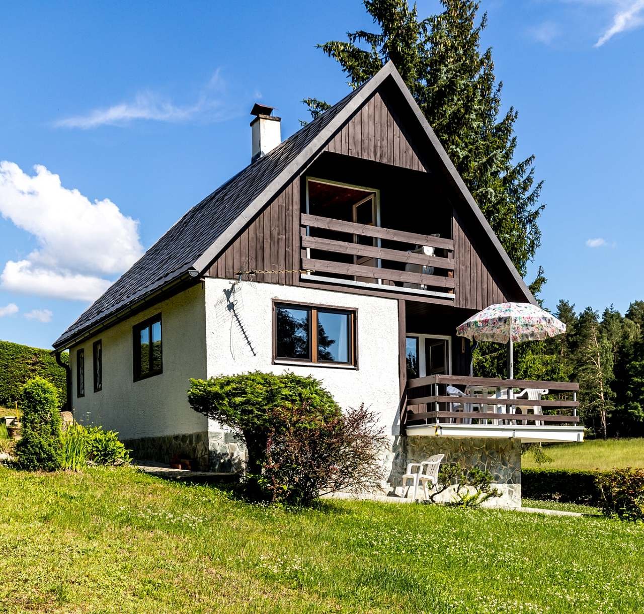 Všemila cottage