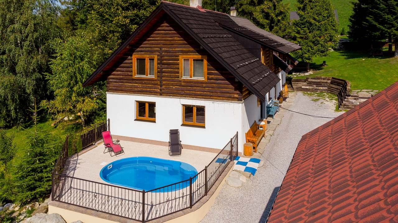 Chaty Cézar a Leon v lete - k dispozícii aj bazén