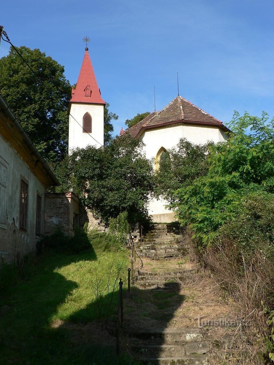 Chlístov, a Szent Mennybemenetele templom. Válság