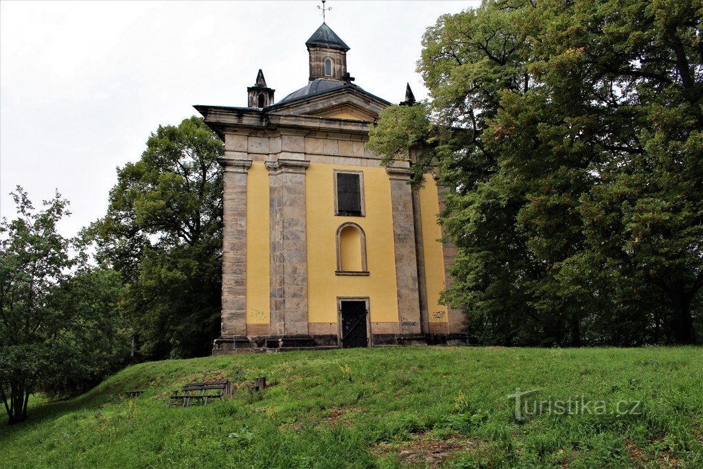 Chlumec, kaple Nejsvětější Trojice na Horce