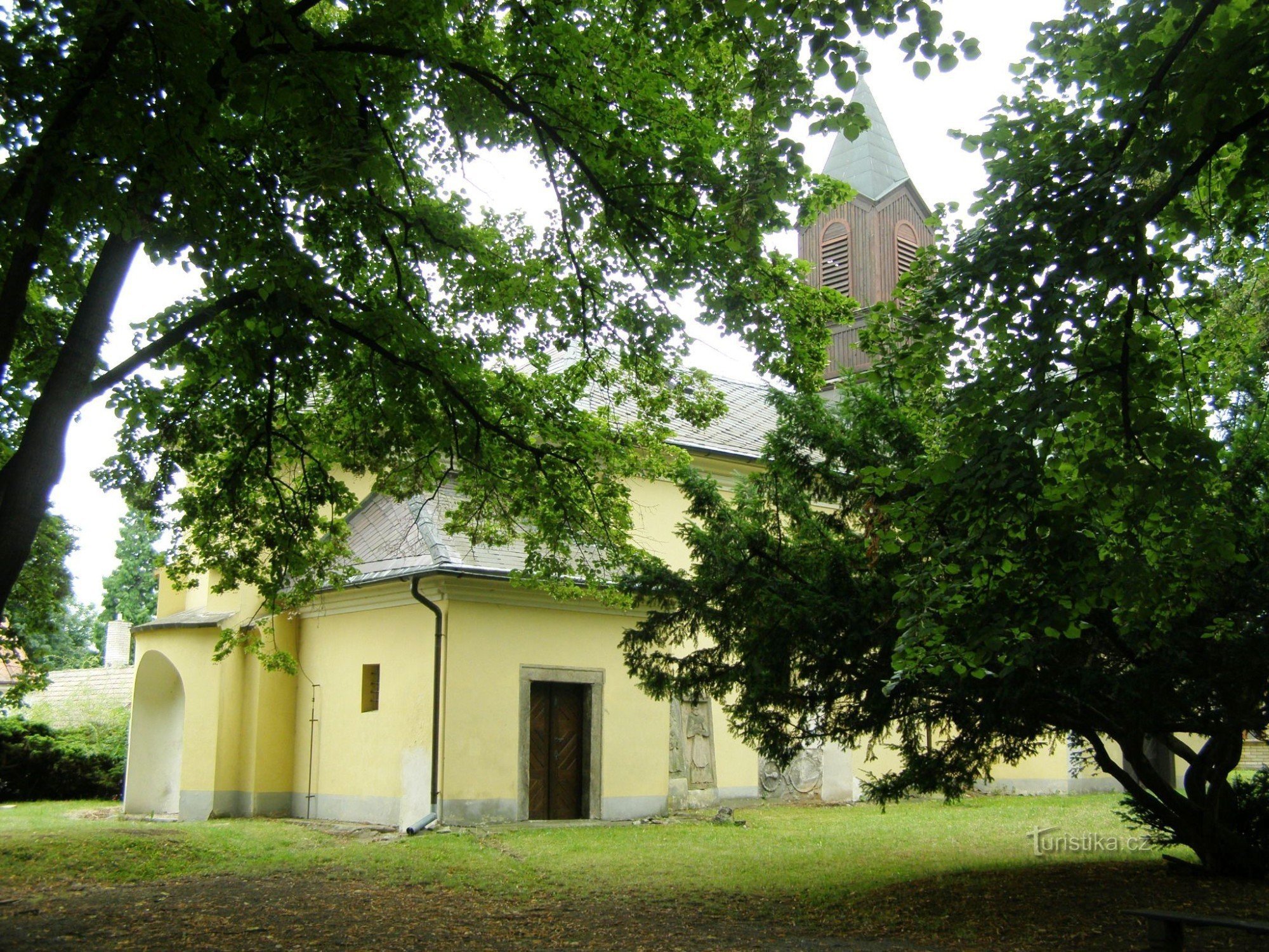 Chlumec nad Cidlinou - Den heliga treenighetens kyrka