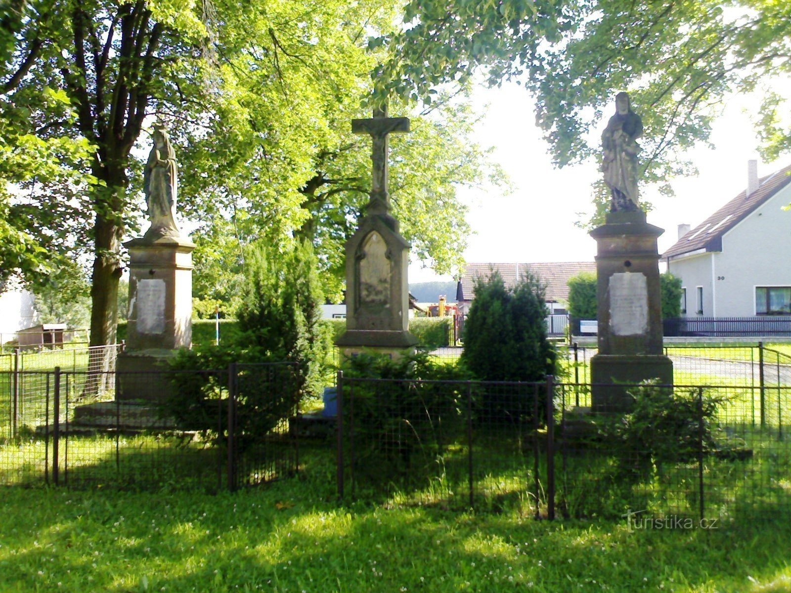 Chmelovice - en uppsättning monument