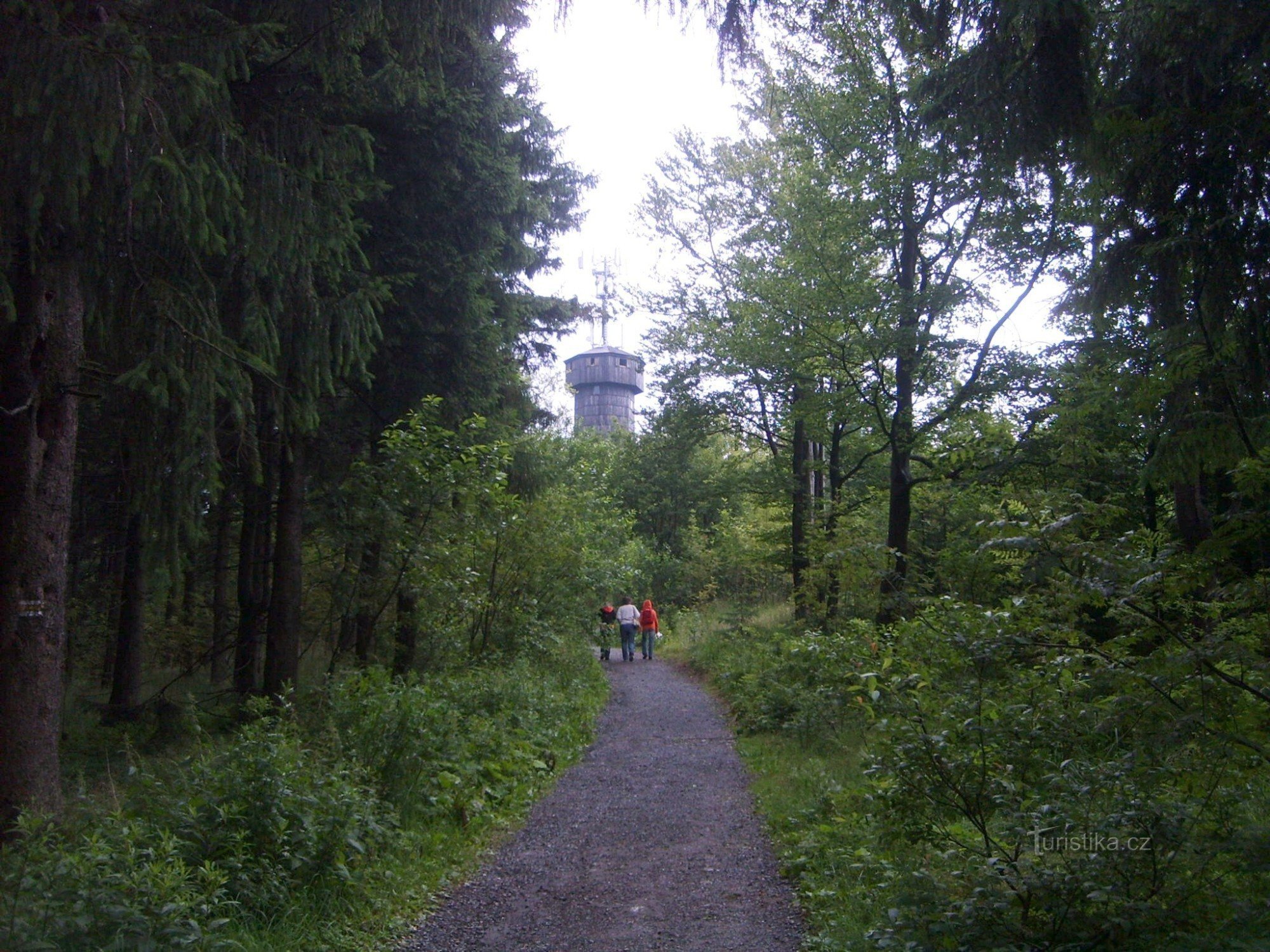 sidewalk from Sukenicka to the lookout tower