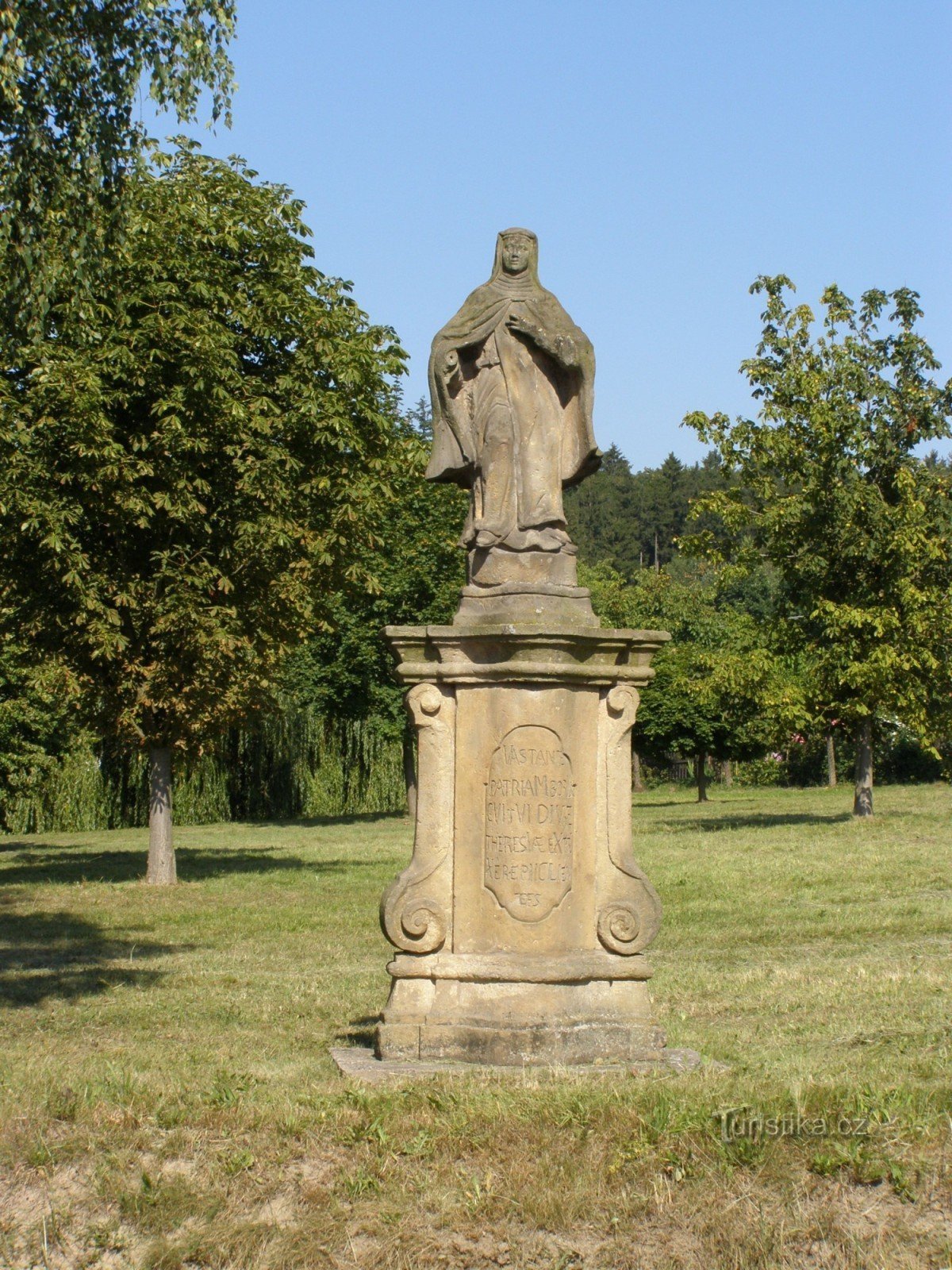 Chodovice - tượng đài của St. Teresa