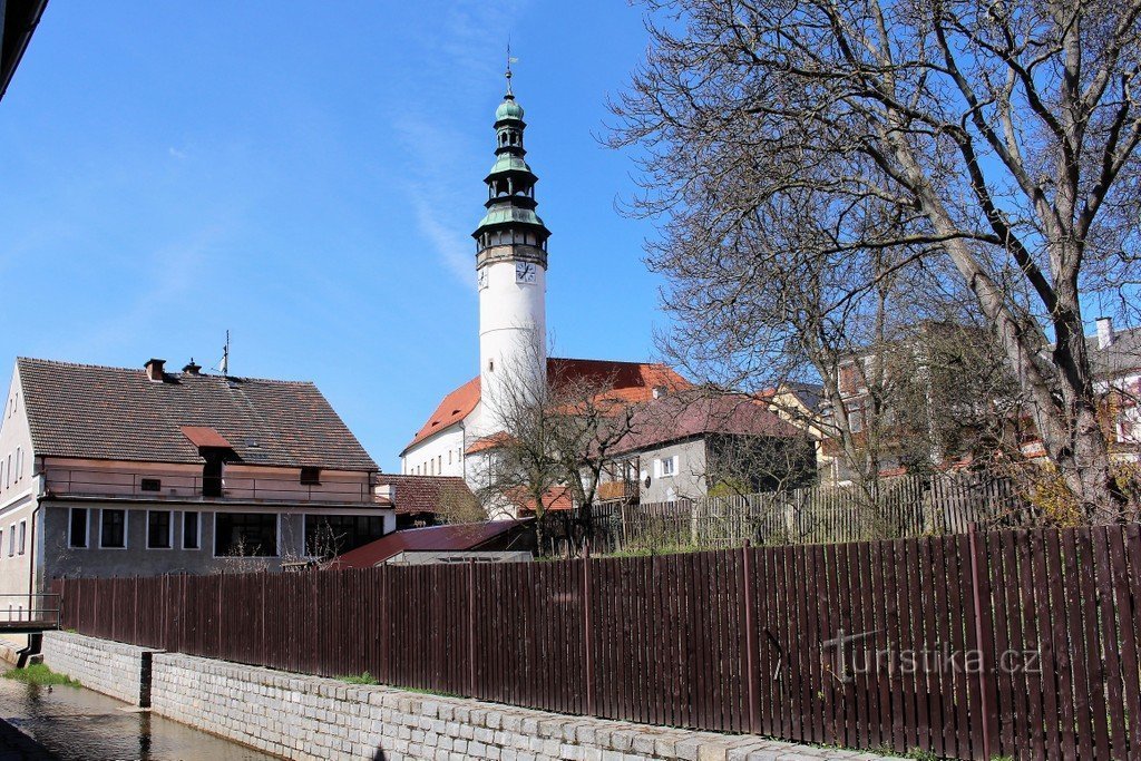 Chodin linna, näkymä Zubřina-joelta