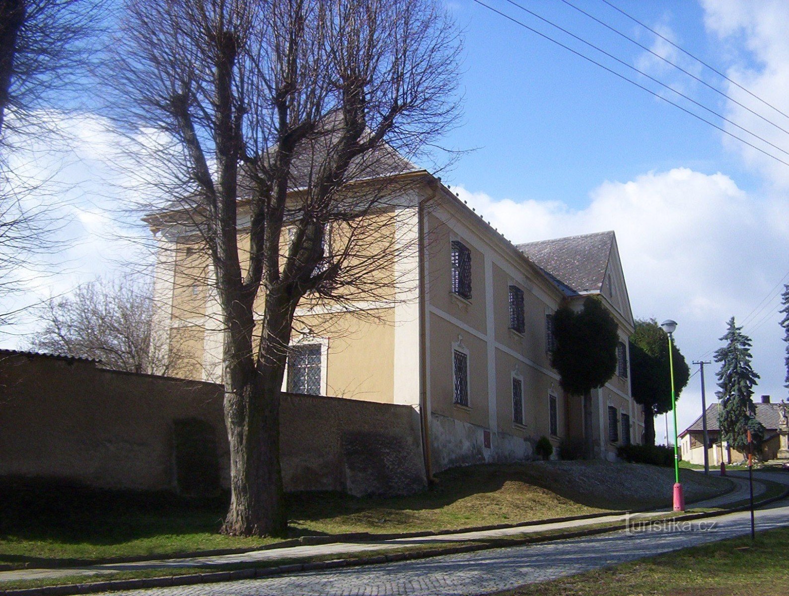 Cholina-parrocchia (fortezza)-vista generale-Foto: Ulrych Mir.