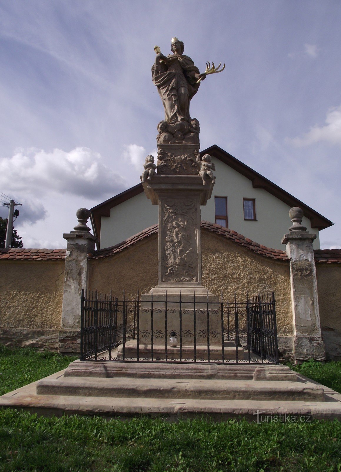 Cholina - Statue von St. Barbara