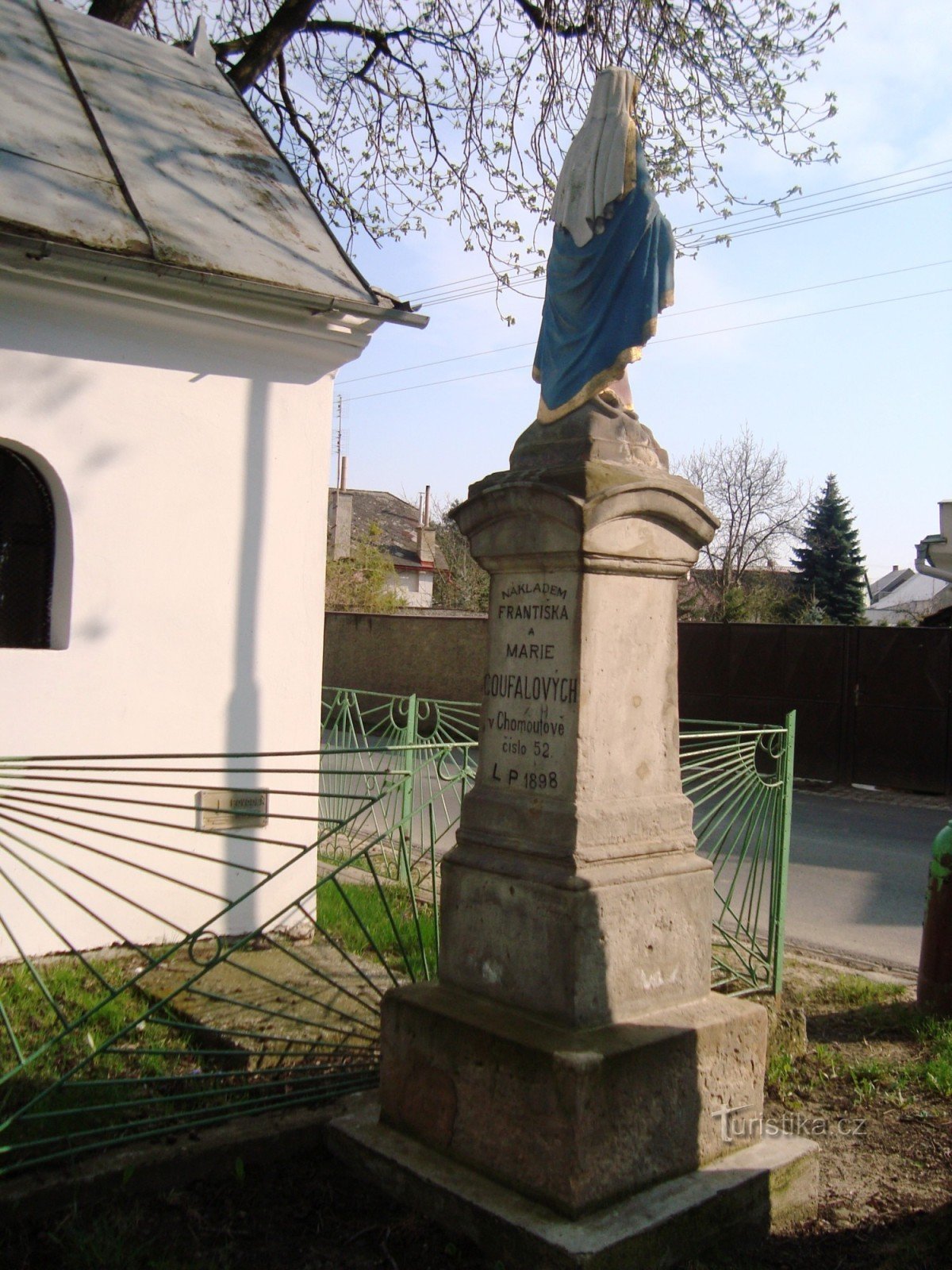 Chomoutov-Ulice Hrachoviska-beeld van de Maagd Maria uit 1898 - Foto: Ulrych Mir.