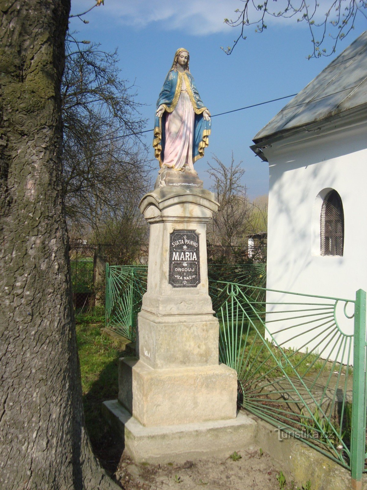Chomoutov-Ulice Hrachoviska-Statue der Jungfrau Maria von 1898-Foto: Ulrych Mir.