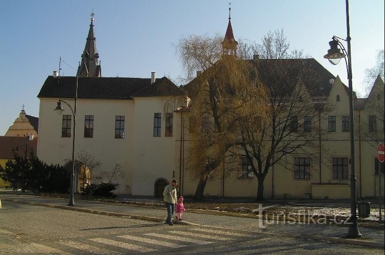 Chomutov: mestna hiša, nekdanji grad