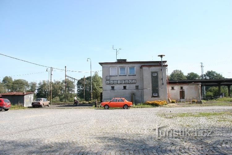 chotebusz zst: Bahnhof in chotebusz