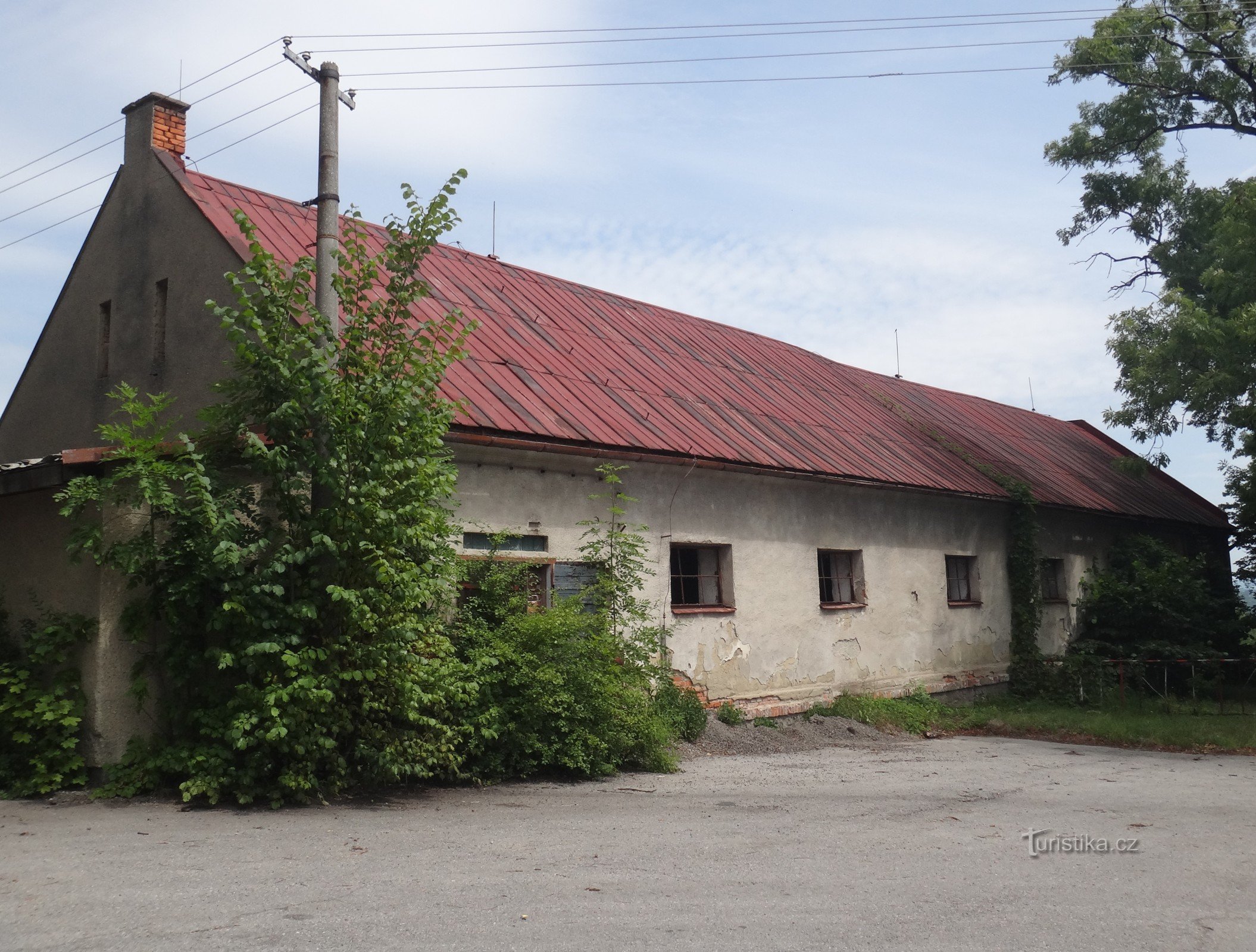 Budynek Chotebuz połączony z bramą