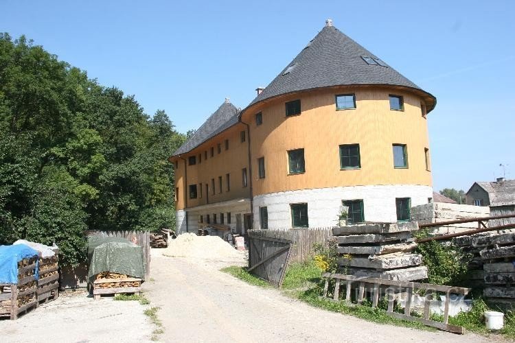 Chotebuz Obora: neues Hotel