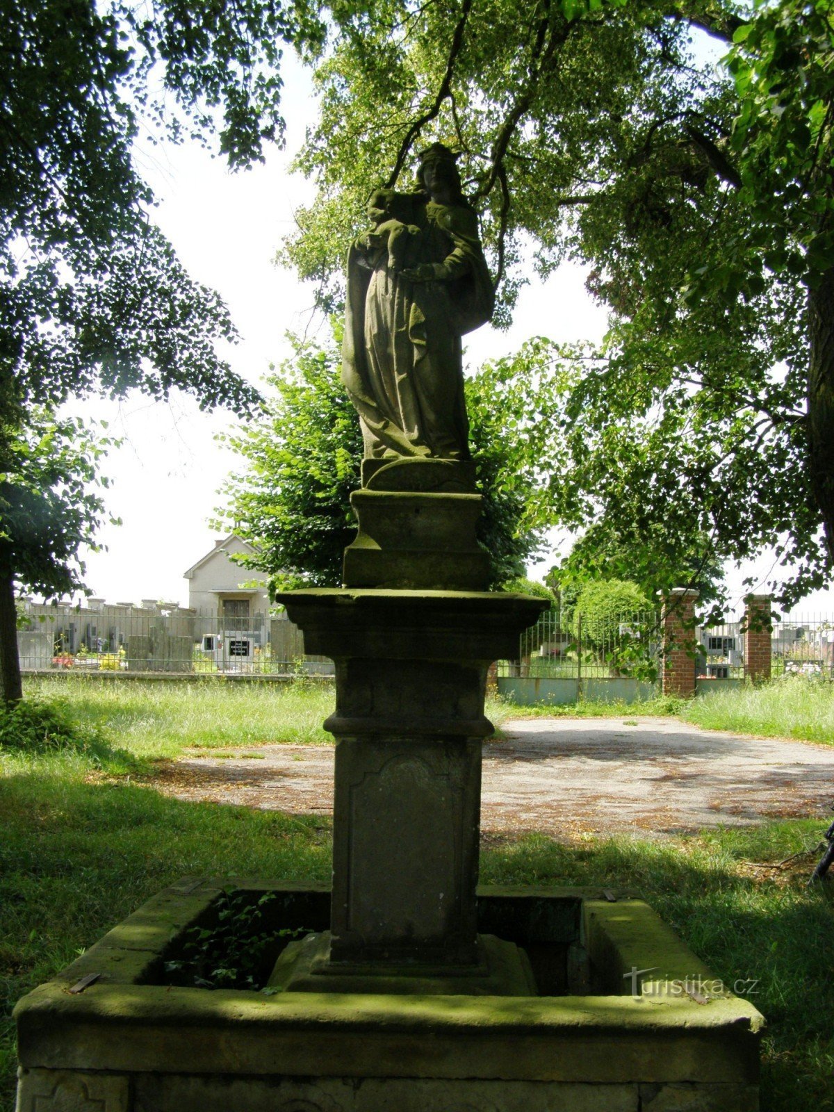 Chotělice - λόφος Kamenec, μνημείο του Αγ. παρθένα Μαρία