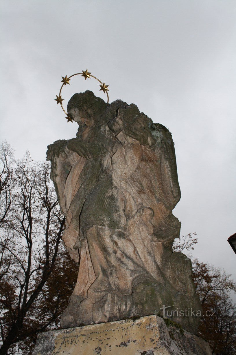 Chotoviny – barokní socha svatého Jana Nepomuckého