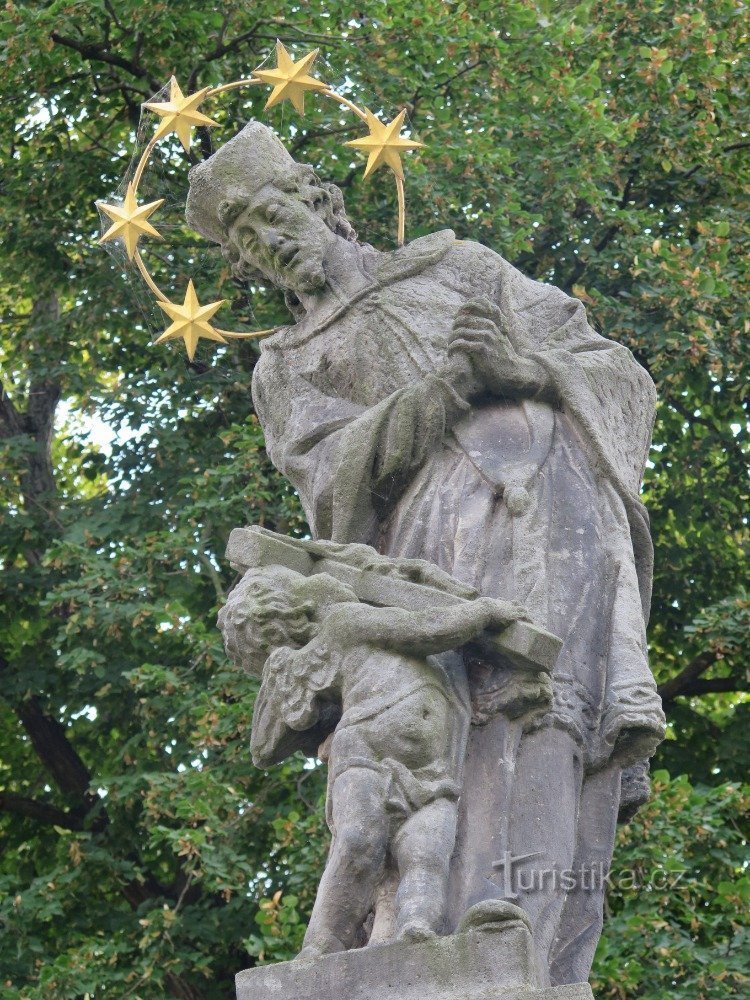 Chrast (Chrudim közelében) – Szent szobor. Jan Nepomucký