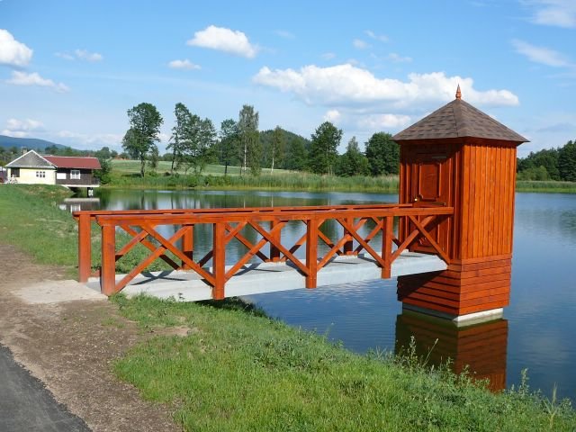 Chrastenský pond