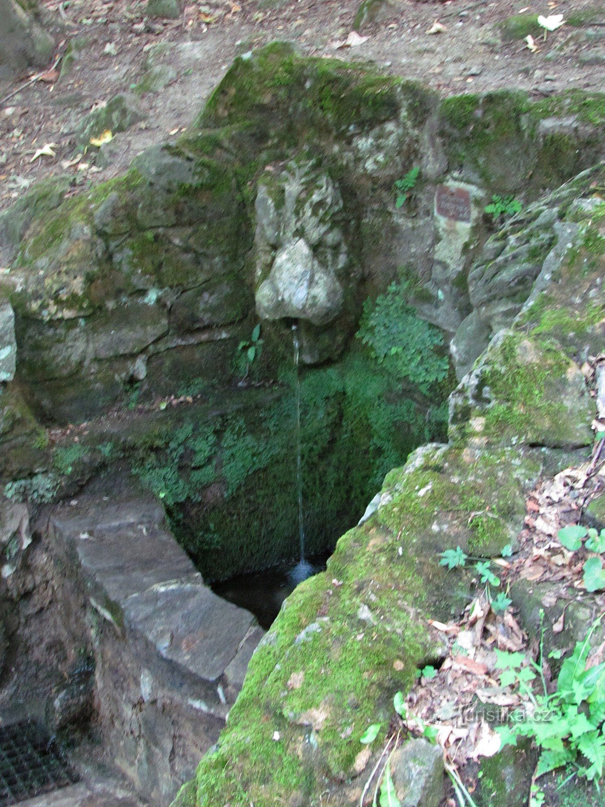 Chřiby - studnia U Lvích hlav