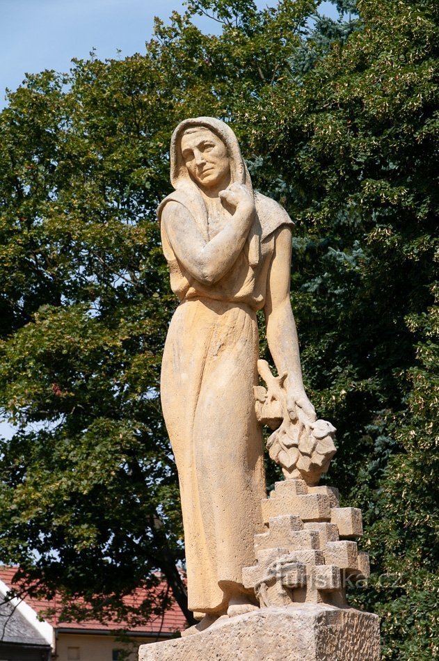 Chropyně - war memorial