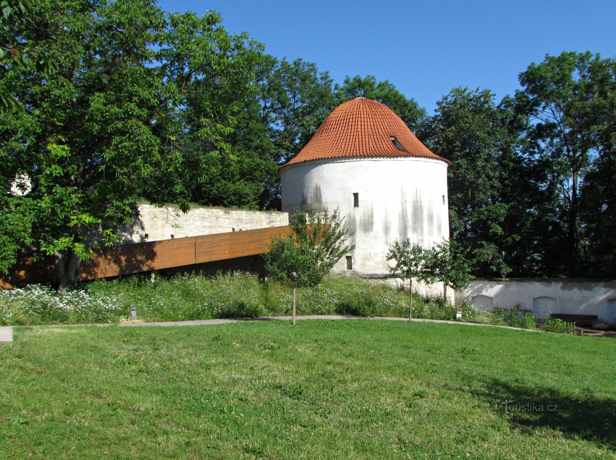 Chrudim - complexe de l'église Saint-Joseph, du monastère et du jardin