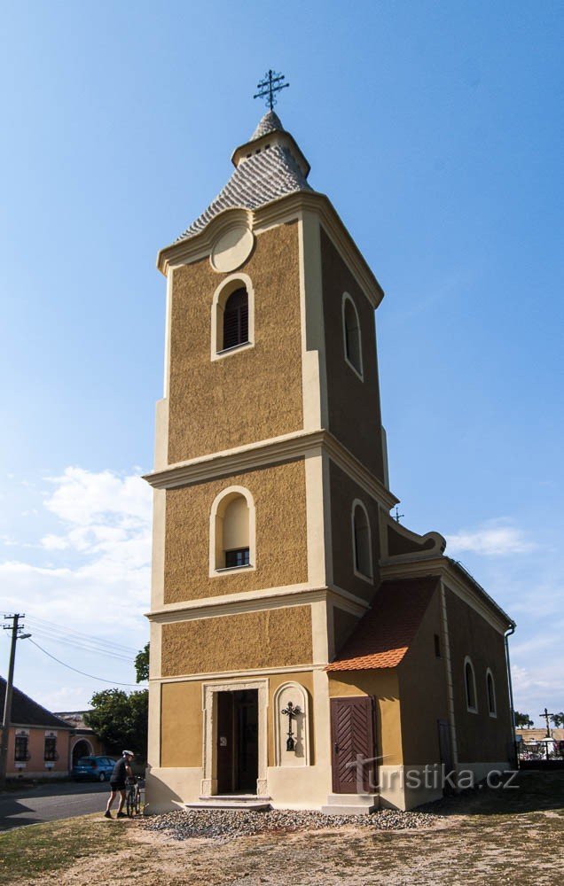 Chvalatice - Igreja do Descobrimento de St. Crise