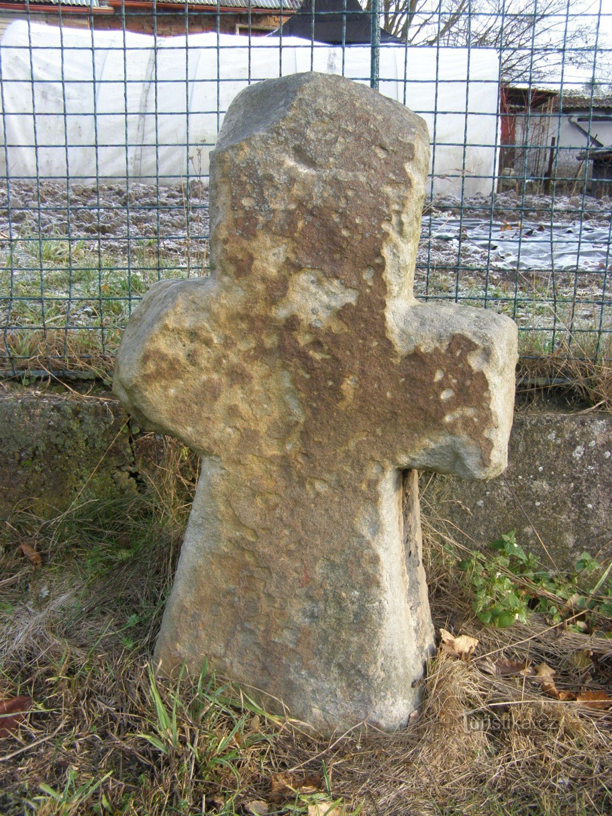 Chvalkovice - cruz de reconciliación