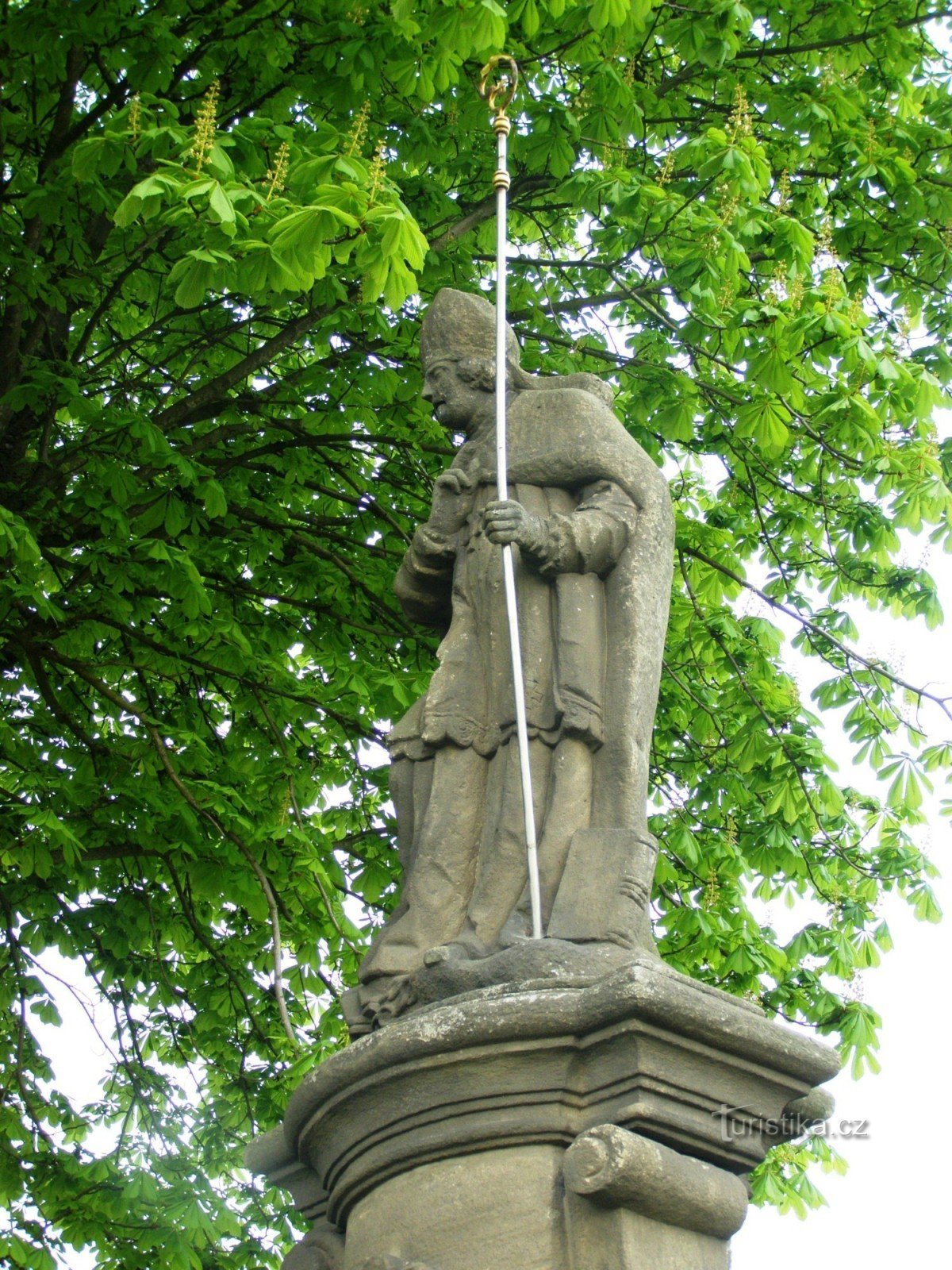 Chvalkovice - standbeeld van St. Linhart