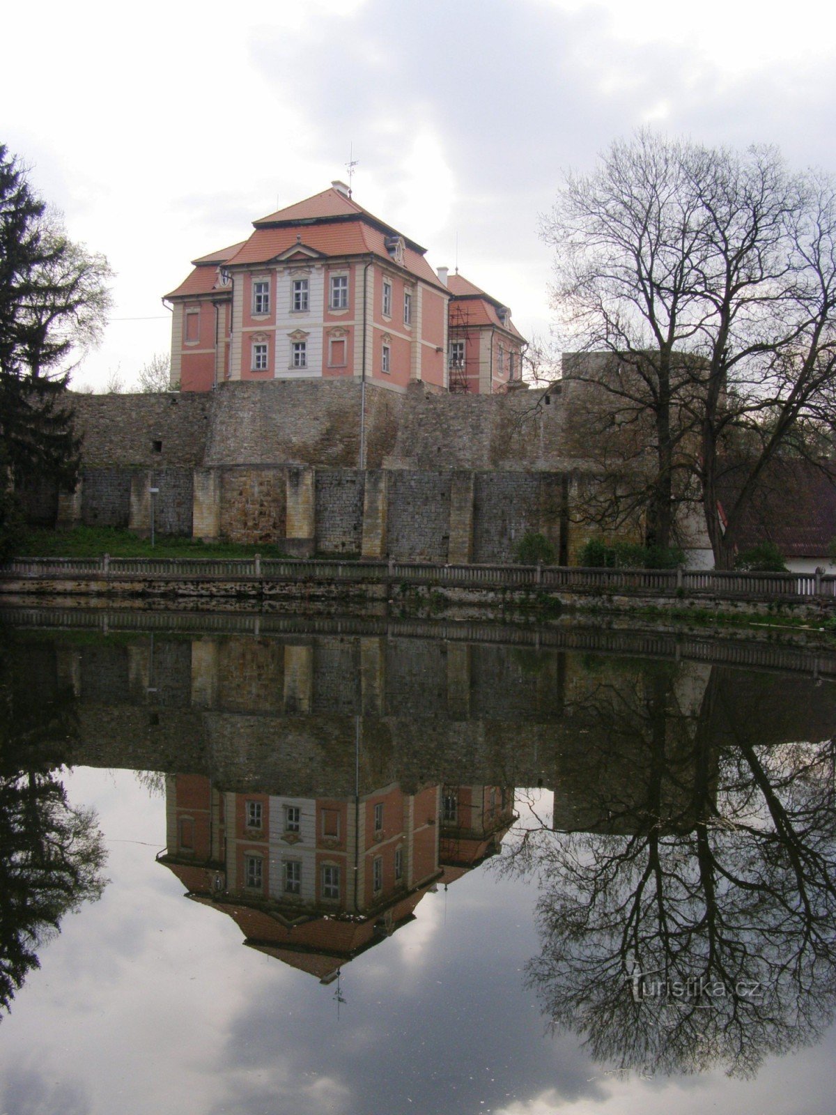 Chvalkovice - κάστρο
