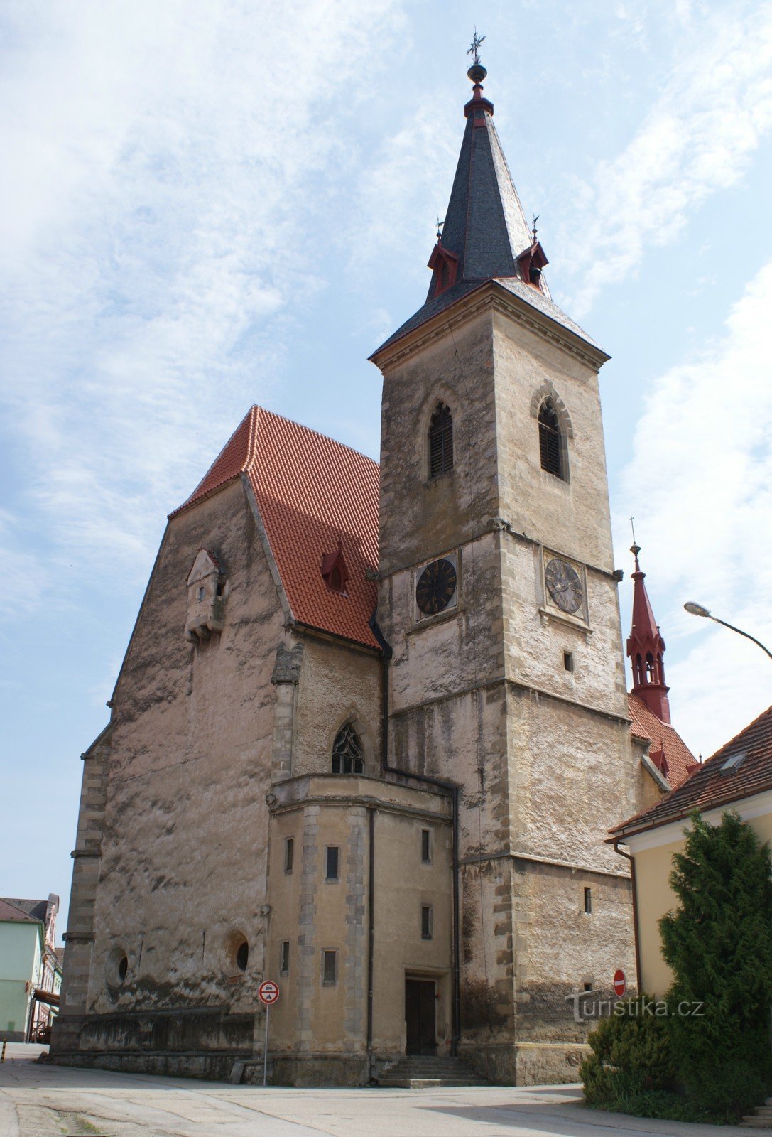 Chvalšiny - kirken St. Maria Magdalena, en juvel af sengotisk stil