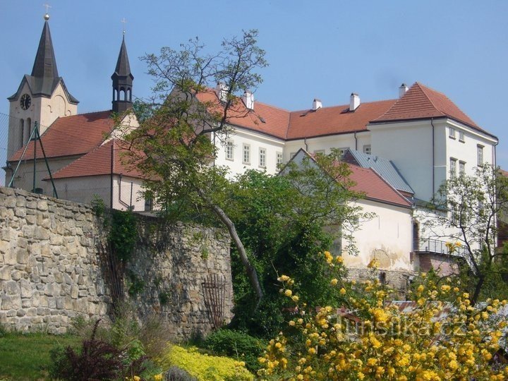 Чвальський замок