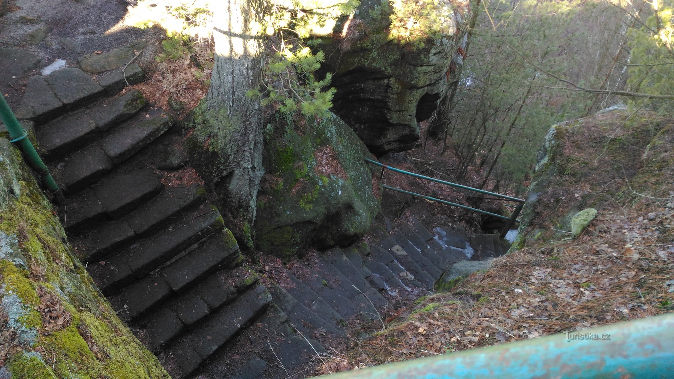 Viagem em ziguezague para Kvádrberk.