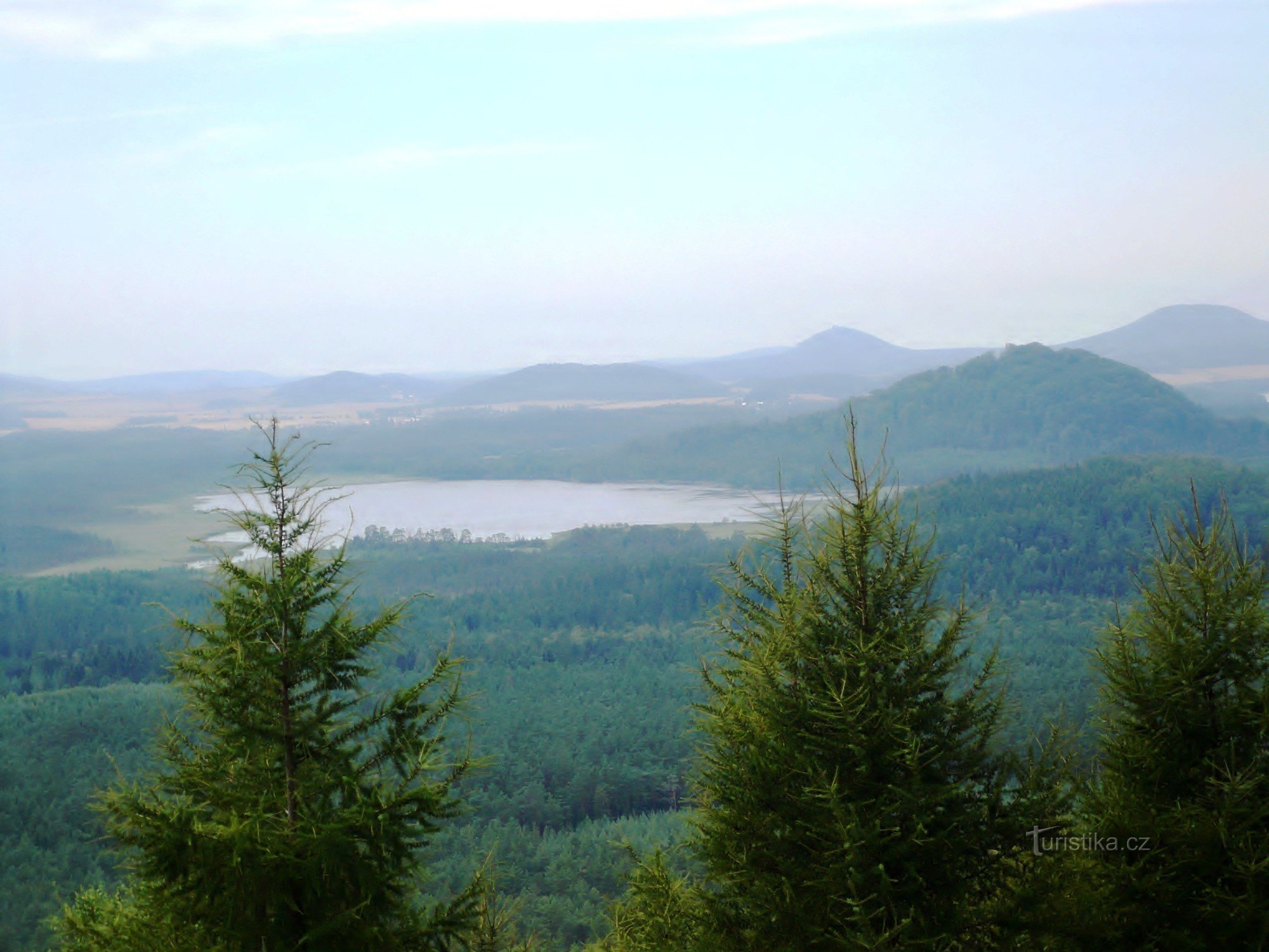 La destination au loin - Břehyňský rybník