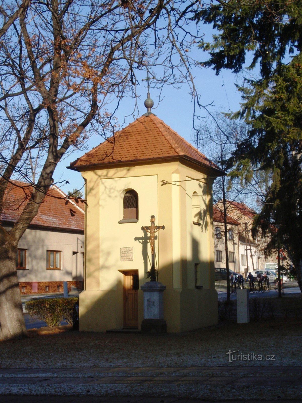 Kobylnice の村の教会のモニュメント