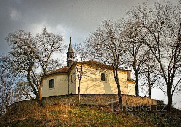 Církvice - Kirche der Himmelfahrt der Jungfrau Maria