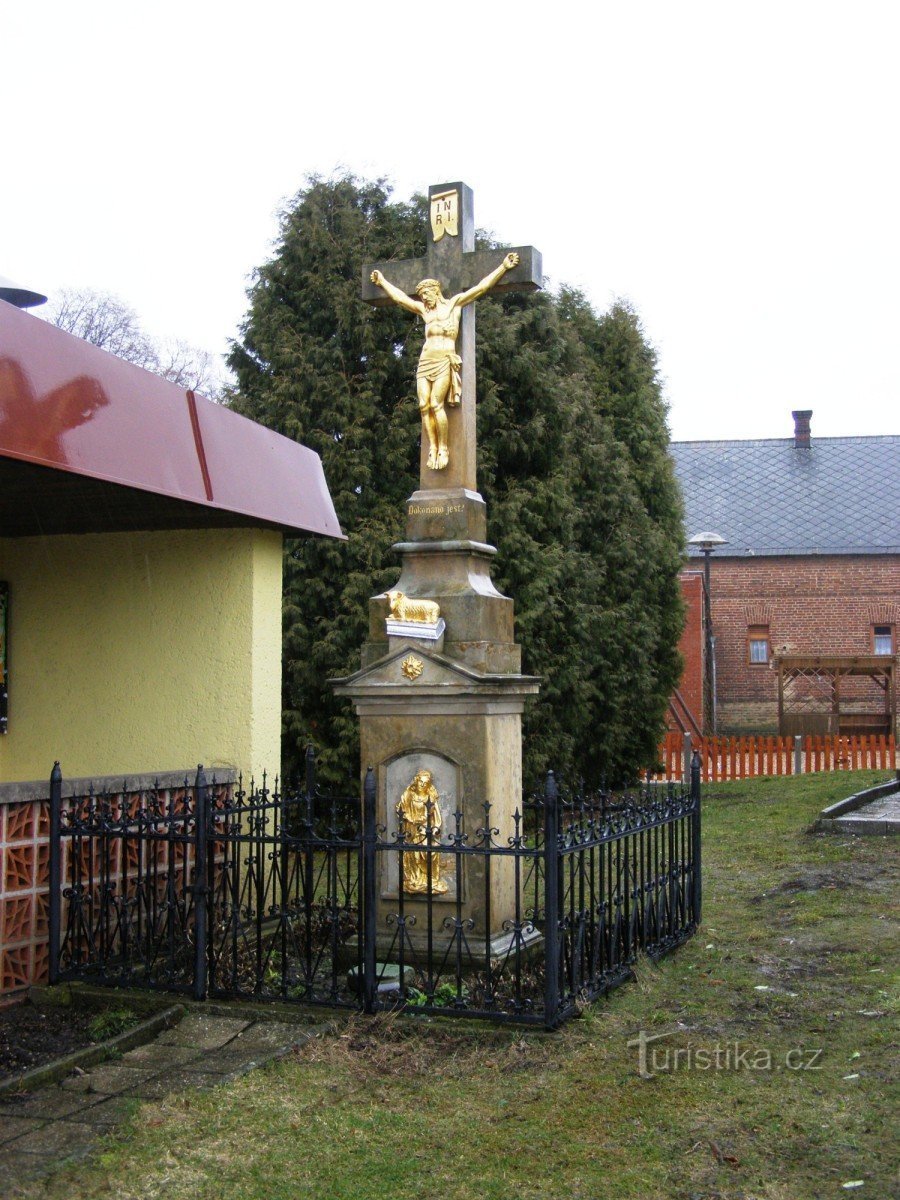 Čisteves - monumentul crucificării