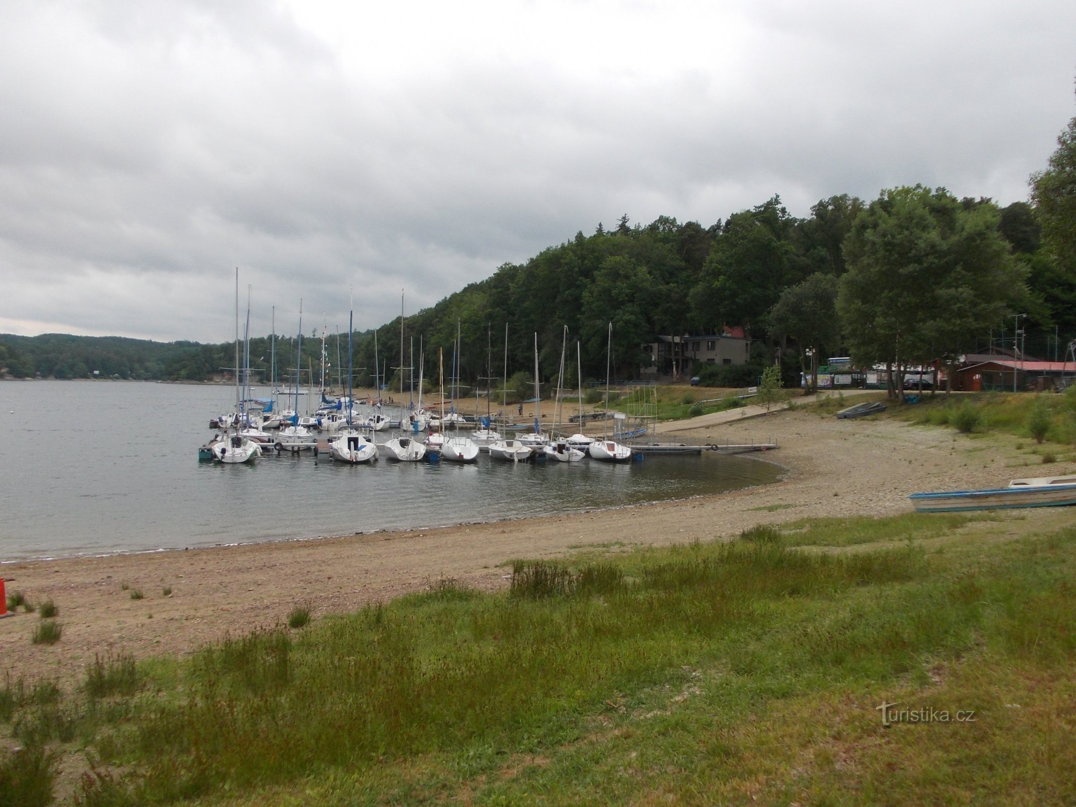 barcos en el puerto