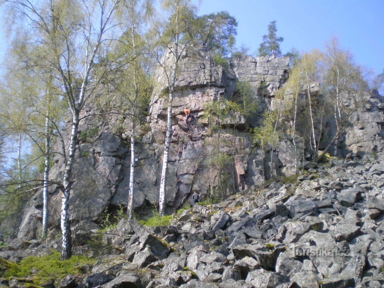 Øv dig i klatreterræn på Jindřich-klippen