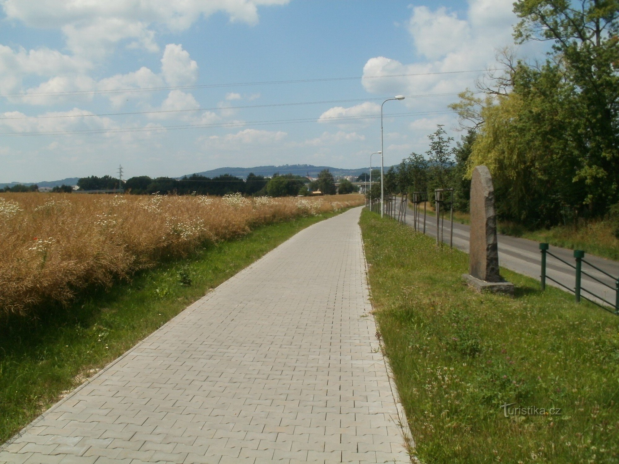 Popovice - Jičín cycle path
