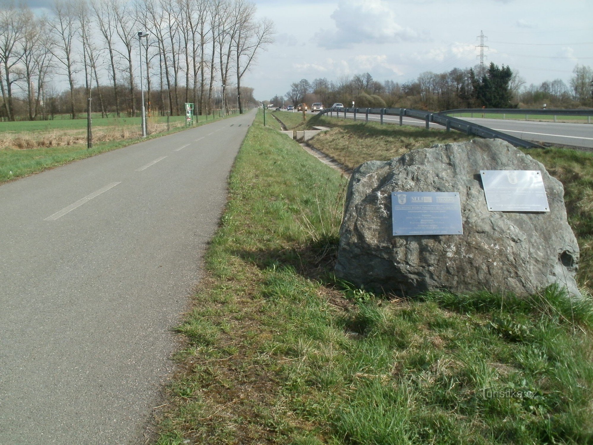 cycle path near Týniště nad Orlicí
