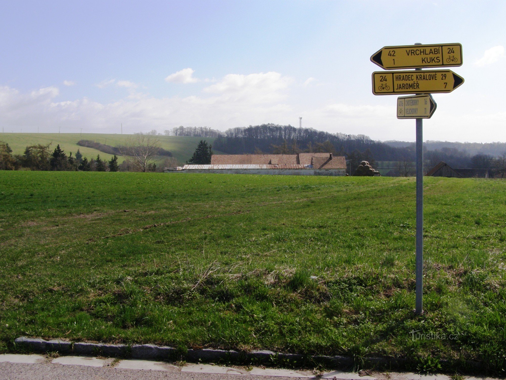 Cruce ciclista Kuks, detrás del hospital