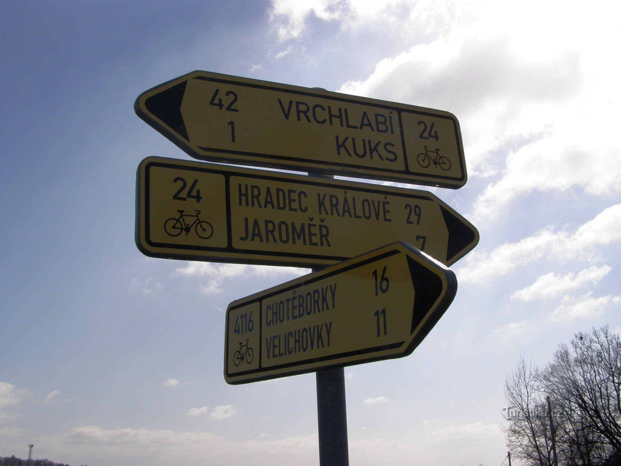 Cruce ciclista Kuks, detrás del hospital