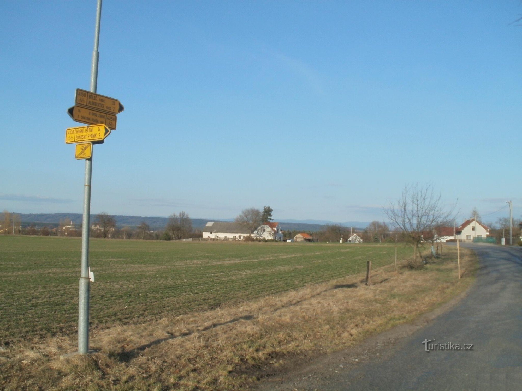 cykeltursknut Nová Ves - vid korsningen