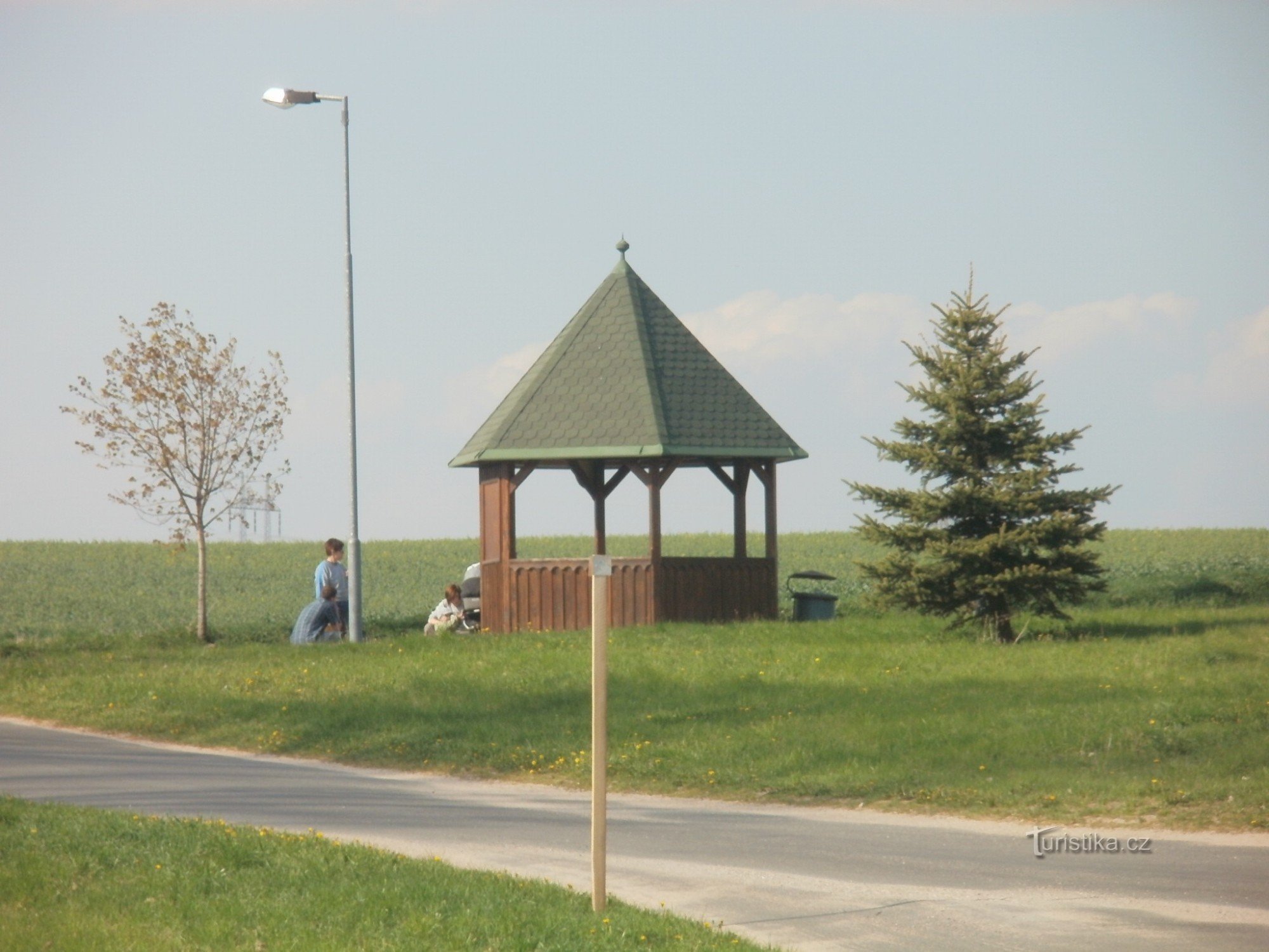 entroncamento cicloturístico - entroncamento em Šárovcova Lhota