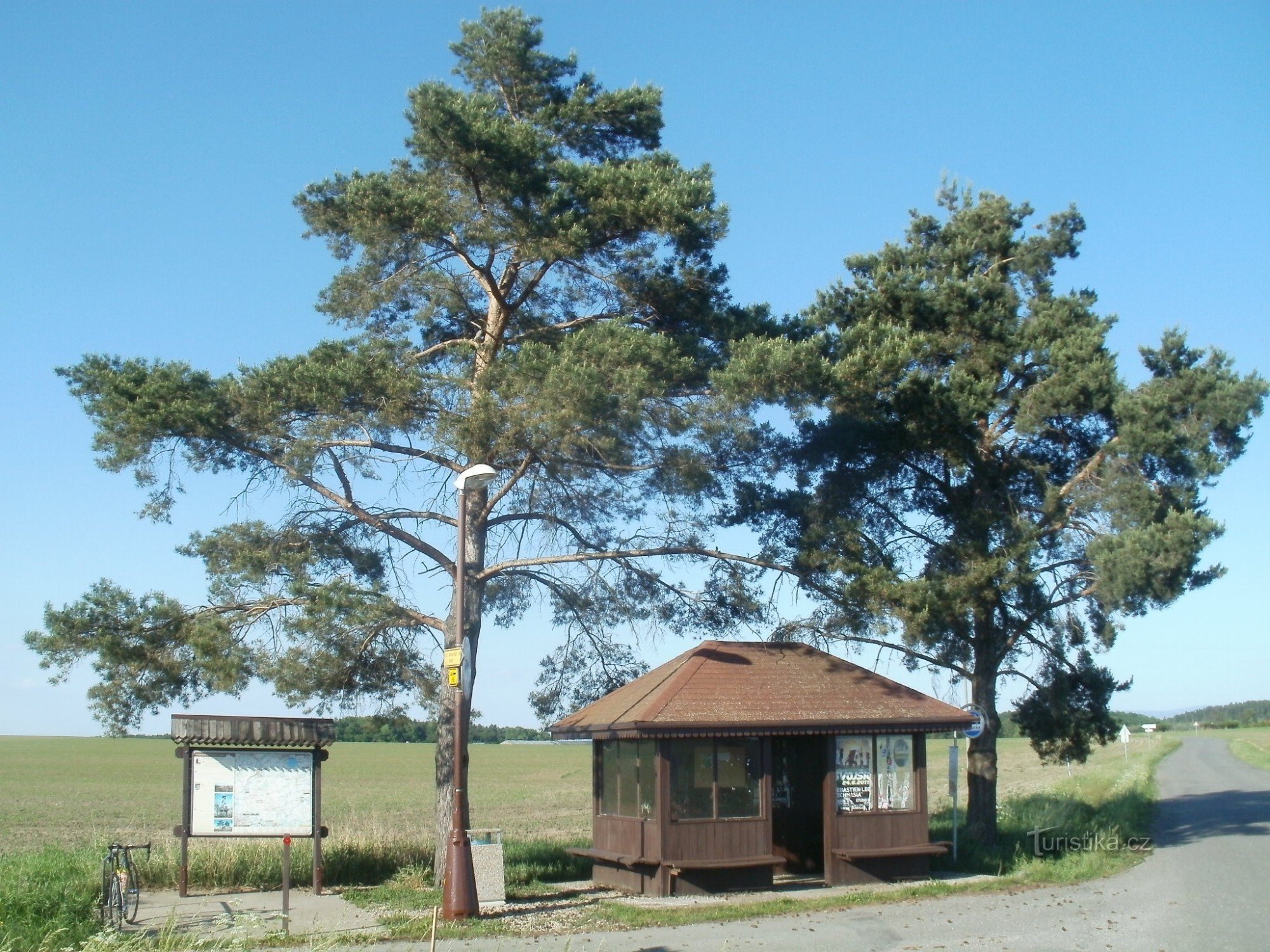 kolesarsko križišče - U Borovice