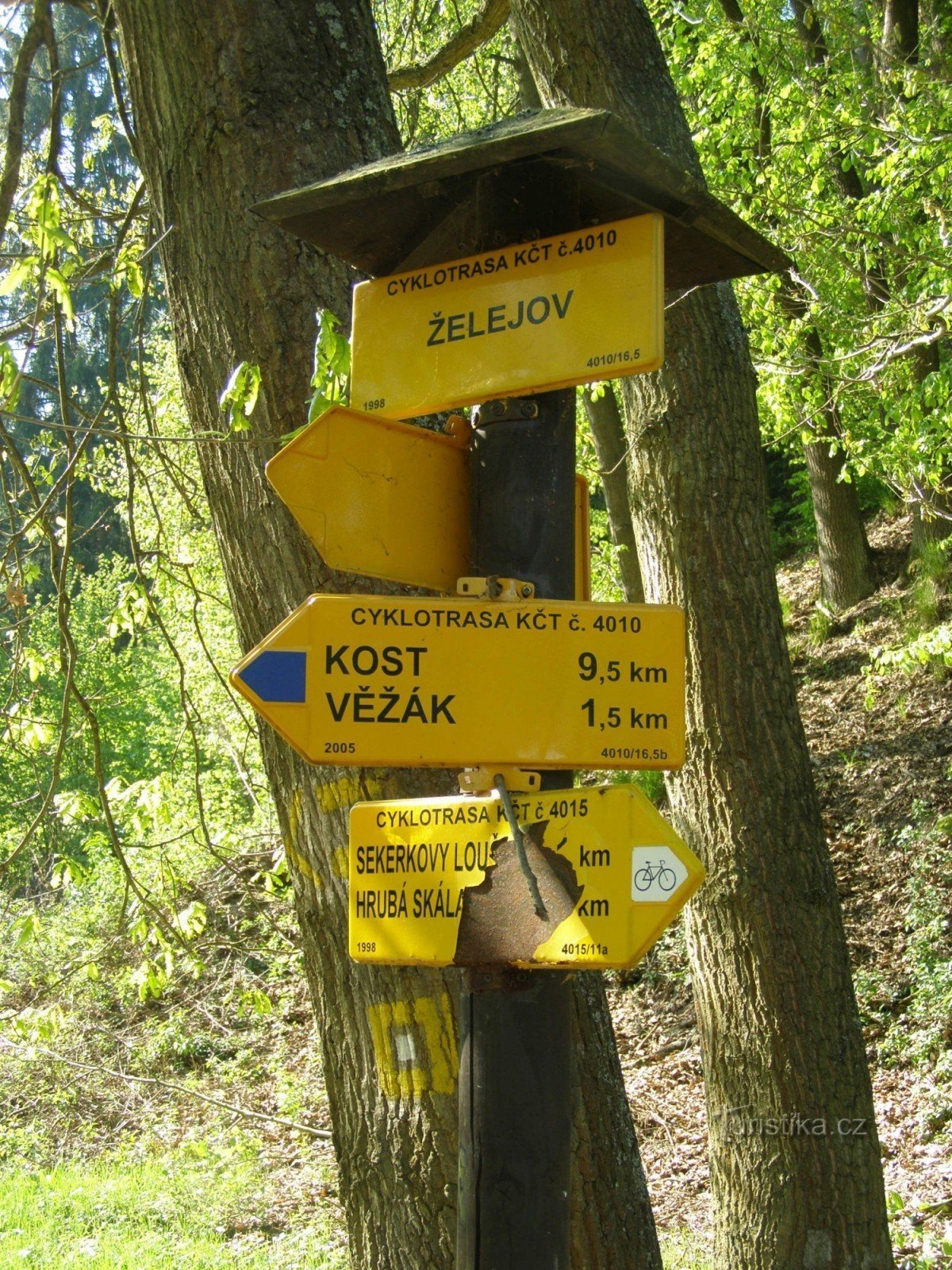 Intersecția de ciclism Želejov (Věžické údolí)
