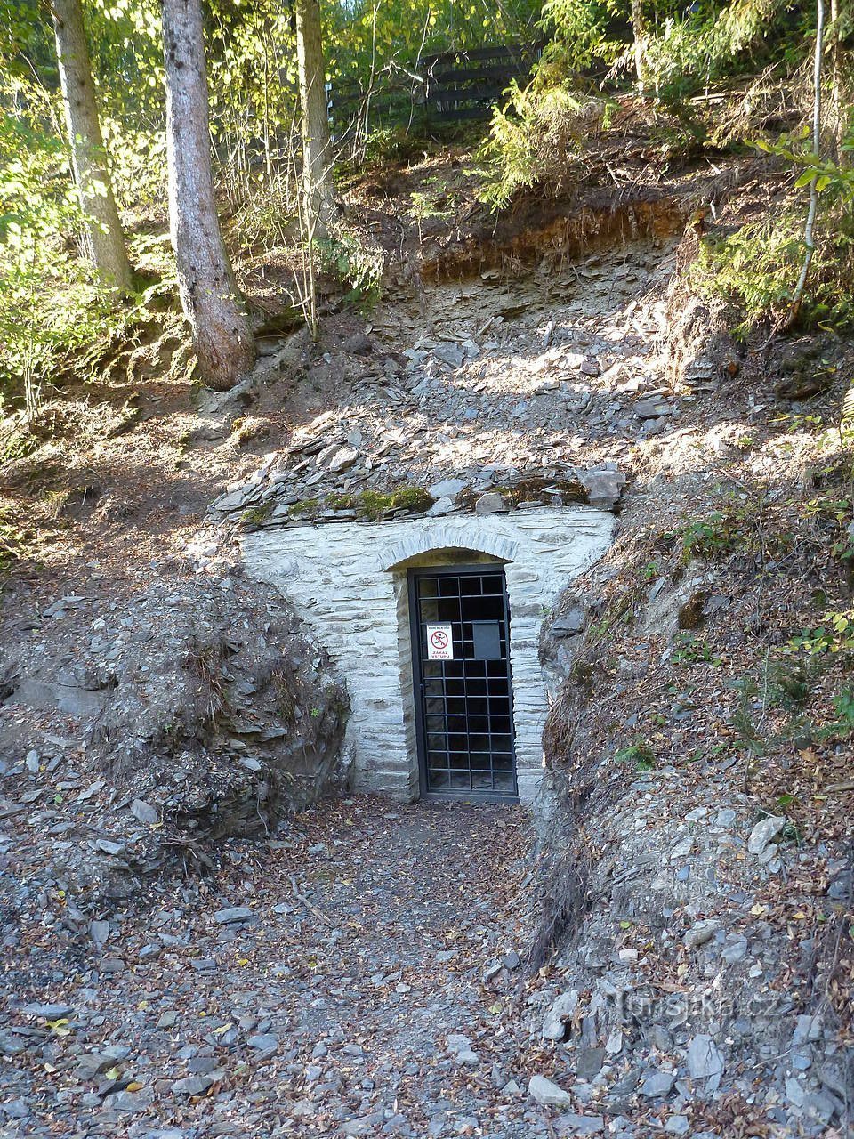 Fietstocht naar Kružberské skály en landschap beroemd om leisteen - deel twee, west