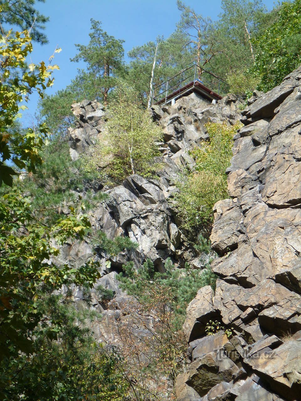 Balade à vélo vers Kružberské skály et le paysage célèbre pour l'ardoise - première partie.