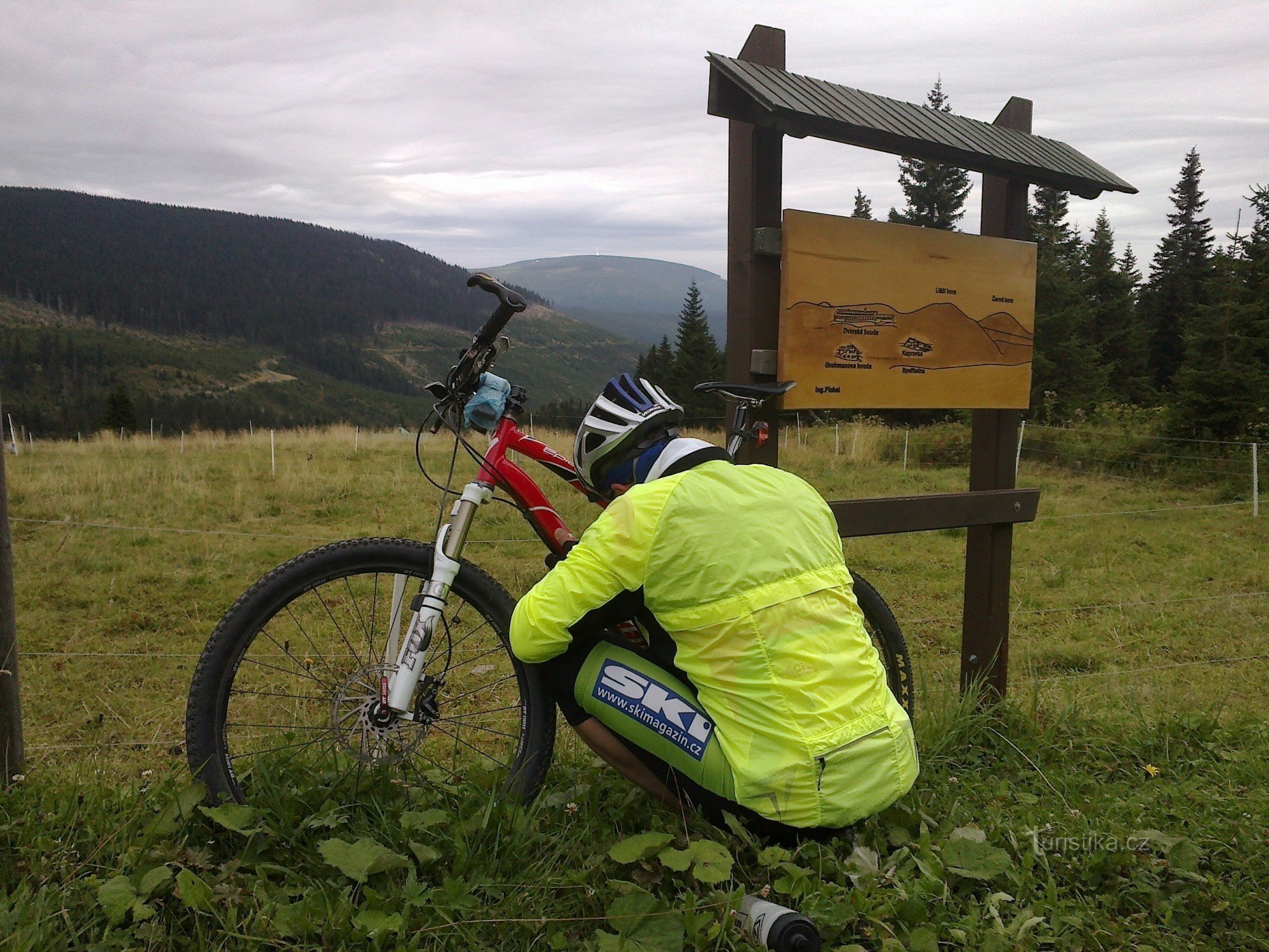 Viaje en bicicleta a Luční bouda.